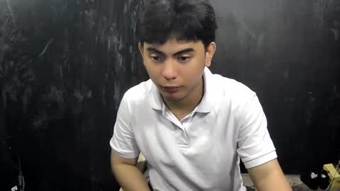 Snapshot of thehugecomeback chatting on 02-12-25, 09:54 Xerxis online show from 02-12-25, 09:54