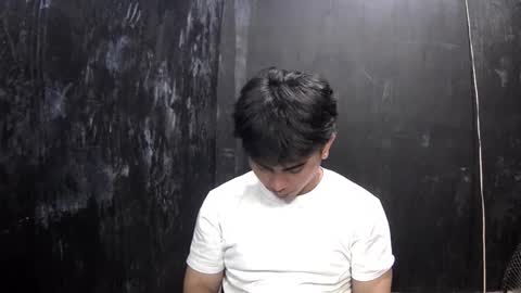 Snapshot of thehugecomeback chatting on 02-17-25, 09:03 Xerxis online show from 02-17-25, 09:03