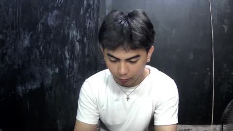 Snapshot of thehugecomeback chatting on 02-18-25, 12:04 Xerxis online show from 02-18-25, 12:04