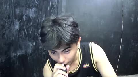 Snapshot of thehugecomeback chatting on 02-21-25, 05:31 Xerxis online show from 02-21-25, 05:31