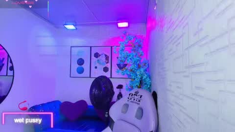 Theia  online show from 10-04-25, 12:36