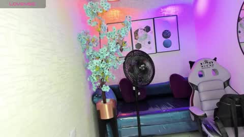 Theia  online show from 12-17-25, 12:22