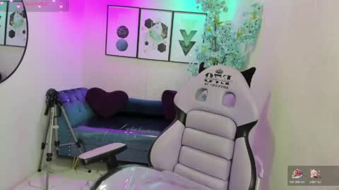 Theia  online show from 04-17-26, 12:41