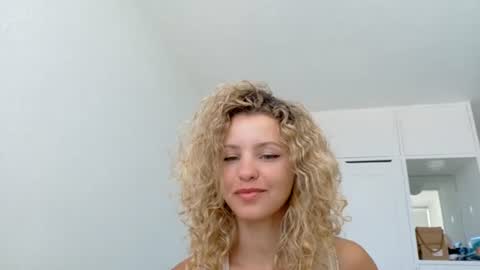 Snapshot of theislandgirl chatting on 06-15-26, 07:05 Lily Marie online show from 06-15-26, 07:05