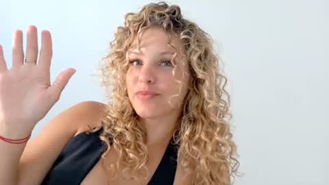 Snapshot of theislandgirl chatting on 06-16-26, 09:50 Lily Marie online show from 06-16-26, 09:50