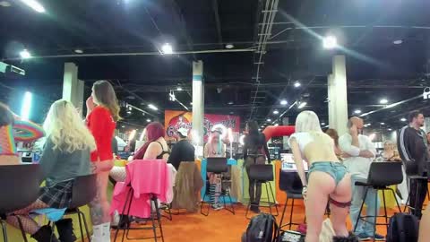 Snapshot of thejohnnystone chatting on 04-11-26, 06:23 Johnny Stone online show from 04-11-26, 06:23