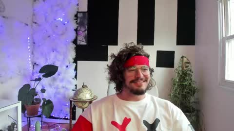 Snapshot of thejohnnystone chatting on 05-15-26, 12:39 Johnny Stone online show from 05-15-26, 12:39