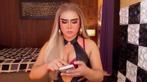 Snapshot of thelastdestroyerxx chatting on 03-16-26, 08:29 Paula online show from 03-16-26, 08:29