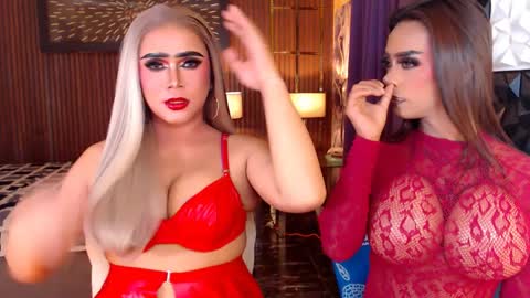 Snapshot of thelastdestroyerxx chatting on 04-08-26, 10:10 Paula online show from 04-08-26, 10:10