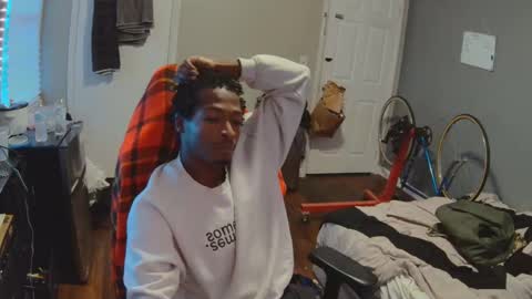 Snapshot of thelewdgamer chatting on 12-18-25, 10:05 thelewdgamer online show from 12-18-25, 10:05