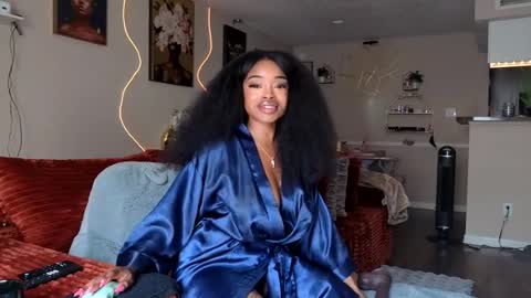 Snapshot of thelovelybrown chatting on 06-23-26, 02:48 thelovelybrown online show from 06-23-26, 02:48