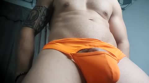 Snapshot of themuscularvenezuelanman chatting on 02-05-25, 07:18 themuscularvenezuelanman online show from 02-05-25, 07:18