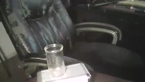 Snapshot of theonedirtyman chatting on 11-19-25, 05:40 theonedirtyman online show from 11-19-25, 05:40