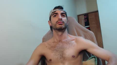 Santiago Enrique online show from 11-30-25, 04:38