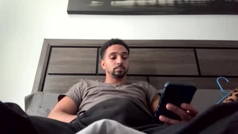 Snapshot of therealbs chatting on 03-24-26, 03:28 therealbs online show from 03-24-26, 03:28