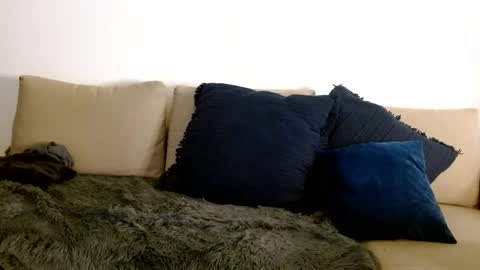 Yoshi online show from 01-26-25, 10:24