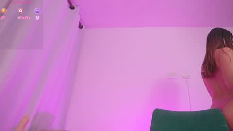 Snapshot of therealpeach_ chatting on 01-22-25, 05:48 online show from 01-22-25, 05:48