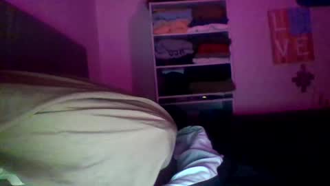 Snapshot of therealprimitive chatting on 09-29-25, 04:06 therealprimitive online show from 09-29-25, 04:06