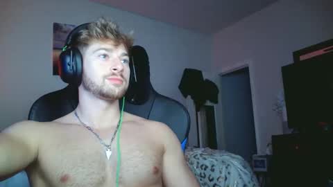 Snapshot of thereonfitt chatting on 11-03-25, 08:48 thereonfitt online show from 11-03-25, 08:48