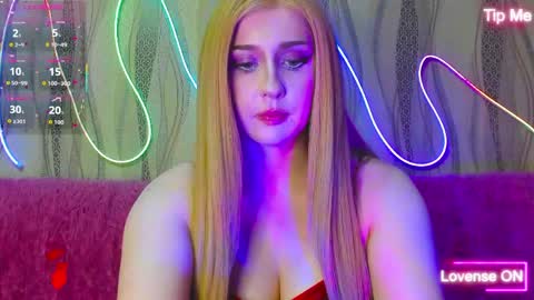 Snapshot of therosesweet chatting on 05-30-26, 06:49 Rose online show from 05-30-26, 06:49