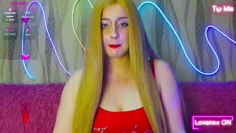 Snapshot of therosesweet chatting on 06-08-26, 08:42 Rose online show from 06-08-26, 08:42