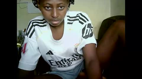 Snapshot of therry_heart chatting on 05-30-26, 04:31 hearty online show from 05-30-26, 04:31