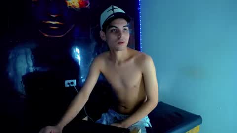Snapshot of theshamefulboys chatting on 07-02-26, 02:44 David y Daniel online show from 07-02-26, 02:44