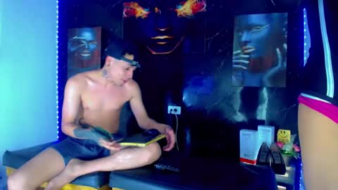 Snapshot of theshamefulboys chatting on 07-23-26, 01:58 David y Daniel online show from 07-23-26, 01:58