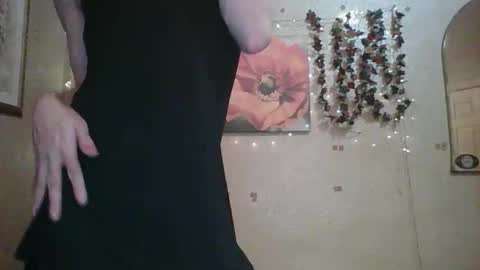 Snapshot of thesillymillie chatting on 05-17-26, 11:34 sillymillie0 online show from 05-17-26, 11:34