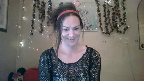 Snapshot of thesillymillie chatting on 06-19-26, 06:34 sillymillie0 online show from 06-19-26, 06:34