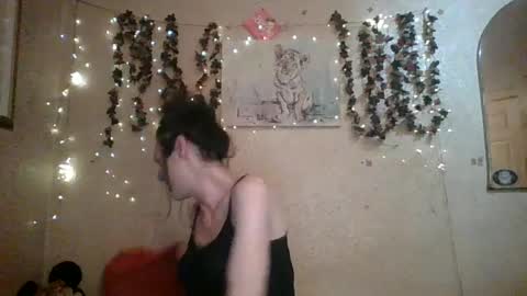 Snapshot of thesillymillie chatting on 07-14-26, 01:08 sillymillie0 online show from 07-14-26, 01:08