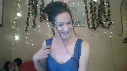 Snapshot of thesillymillie chatting on 07-26-26, 06:04 sillymillie0 online show from 07-26-26, 06:04