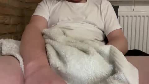 Snapshot of thetestermann chatting on 11-11-25, 07:08 thetestermann online show from 11-11-25, 07:08