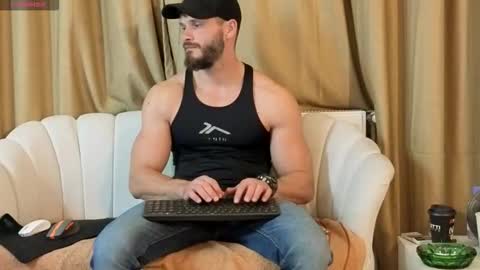 Snapshot of thetop200 chatting on 10-30-25, 06:41 TheTop online show from 10-30-25, 06:41