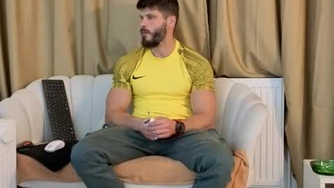 Snapshot of thetop200 chatting on 11-06-25, 06:31 TheTop online show from 11-06-25, 06:31