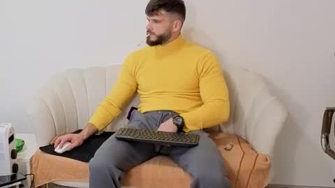 Snapshot of thetop200 chatting on 11-12-25, 05:57 TheTop online show from 11-12-25, 05:57