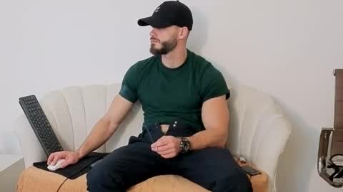 Snapshot of thetop200 chatting on 11-14-25, 06:06 TheTop online show from 11-14-25, 06:06