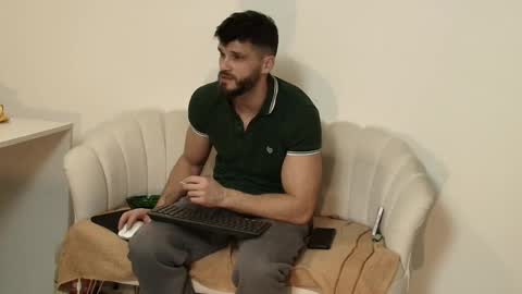 Snapshot of thetop200 chatting on 12-03-25, 07:45 TheTop online show from 12-03-25, 07:45