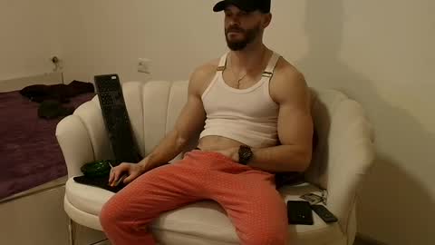 Snapshot of thetop200 chatting on 02-16-26, 06:04 TheTop online show from 02-16-26, 06:04