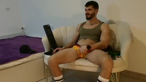 Snapshot of thetop200 chatting on 02-23-26, 06:38 TheTop online show from 02-23-26, 06:38