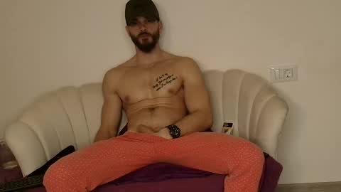 Snapshot of thetop200 chatting on 02-28-26, 05:58 TheTop online show from 02-28-26, 05:58