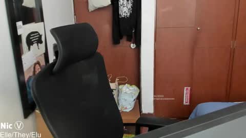 Nicole online show from 04-23-26, 03:14