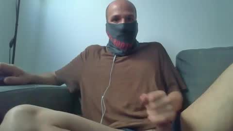 Scarf guy online show from 05-28-26, 06:05