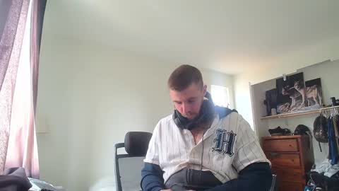 Snapshot of theufcfan_8181 chatting on 04-26-26, 10:07 troy online show from 04-26-26, 10:07