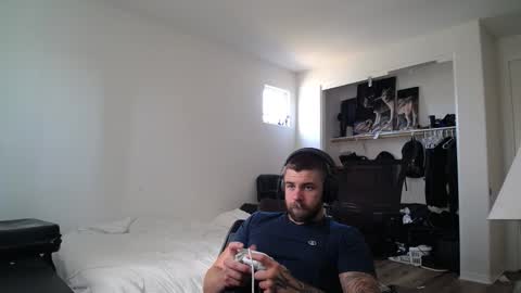 Snapshot of theufcfan_8181 chatting on 05-08-26, 11:32 troy online show from 05-08-26, 11:32