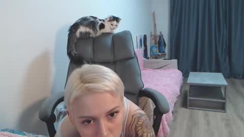 theysaidimcute online show from 02-24-26, 09:24