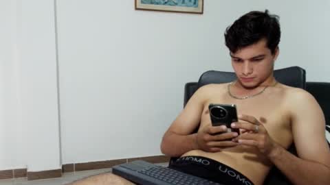 Snapshot of thiago__diaz chatting on 02-14-25, 03:05 Thiago Diaz online show from 02-14-25, 03:05