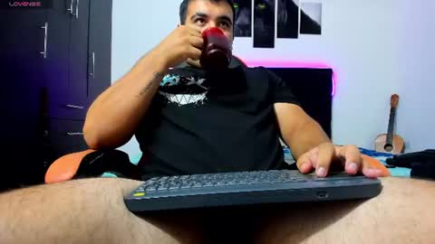 Snapshot of thiago_cp01 chatting on 07-03-26, 03:13 Thiago online show from 07-03-26, 03:13