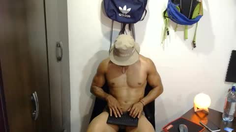 Snapshot of thiago_happy chatting on 06-11-26, 12:32 thiago_happy online show from 06-11-26, 12:32