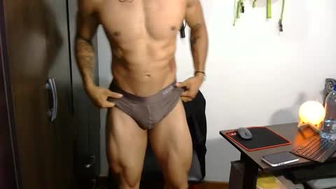 Snapshot of thiago_happy chatting on 06-11-26, 12:03 thiago_happy online show from 06-11-26, 12:03